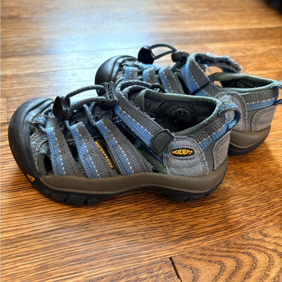 KEEN Boys Size 8 Waterproof Hiking Shoes Blue Gray Breathable Outdoor Sneakers - Picture 3 of 7